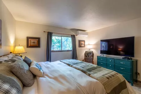 Bedroom - 2375 Fairway Dr, Arnold, CA 95223 photo 1 of 9