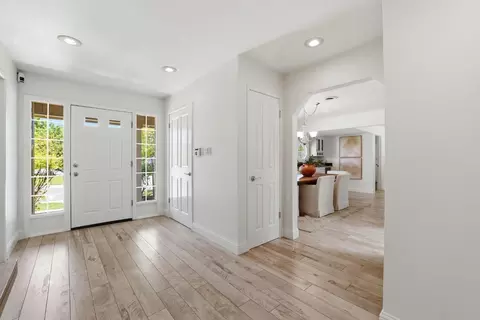 Entry Way - 6801 Westmore Way, Carmichael, CA 95608 photo 3 of 4