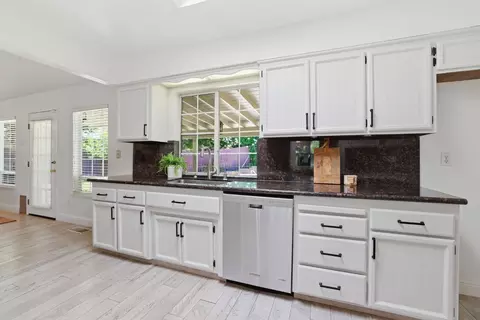 Kitchen - 6801 Westmore Way, Carmichael, CA 95608 photo 4 of 4