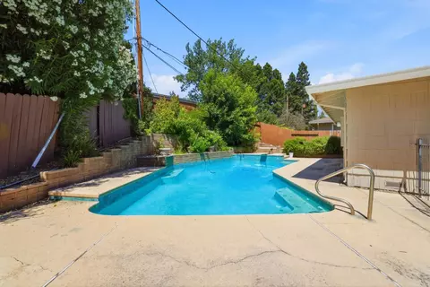 Exterior - 6801 Westmore Way, Carmichael, CA 95608 photo 10 of 16