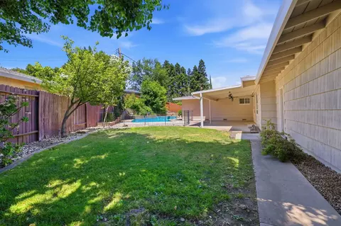Exterior - 6801 Westmore Way, Carmichael, CA 95608 photo 8 of 16