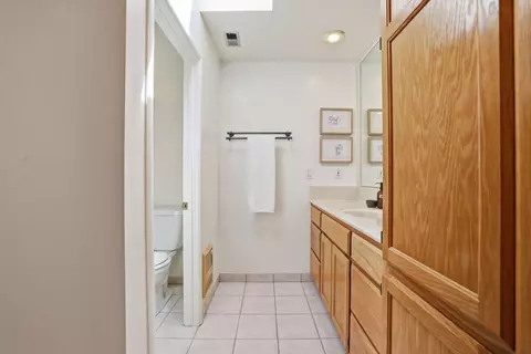 Bath - 6801 Westmore Way, Carmichael, CA 95608 photo 4 of 5