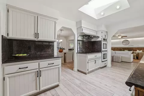Kitchen - 6801 Westmore Way, Carmichael, CA 95608 photo 3 of 4