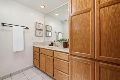Bath - 6801 Westmore Way, Carmichael, CA 95608 photo 3 of 5