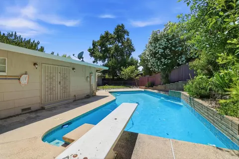 Exterior - 6801 Westmore Way, Carmichael, CA 95608 photo 14 of 16