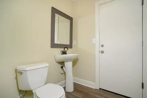 Bath - 8720 Tavernor Rd, Wilton, CA 95693 photo 3 of 4