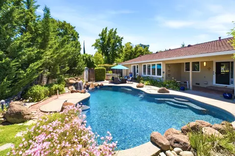 Exterior - 6401 Teal Way, Carmichael, CA 95608 photo 4 of 11