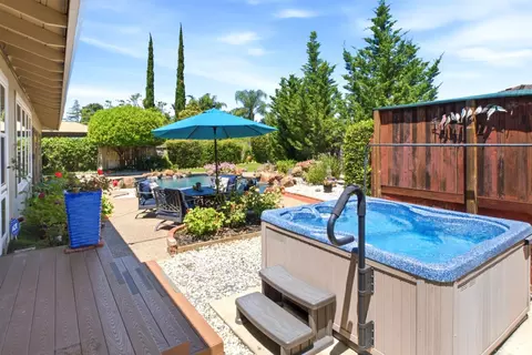 Exterior - 6401 Teal Way, Carmichael, CA 95608 photo 9 of 11