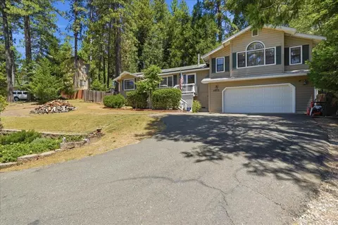 5402 Begonia Dr, Pollock Pines, CA 95726