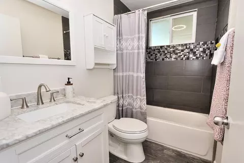 Bath - 7016 Bobby St, Orangevale, CA 95662 photo 1 of 2