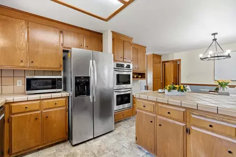 Kitchen - 1449 Keagle Way, Lodi, CA 95242 photo 2 of 2