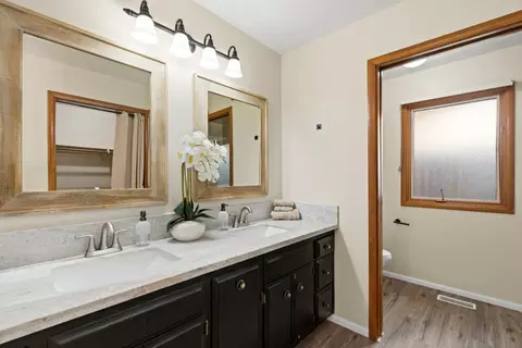 Bath - 1449 Keagle Way, Lodi, CA 95242 photo 3 of 4