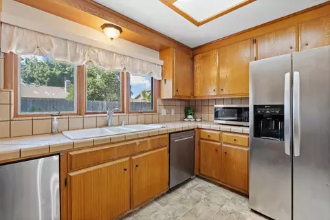 Kitchen - 1449 Keagle Way, Lodi, CA 95242 photo 1 of 2