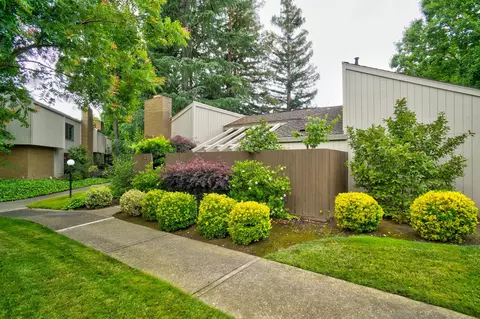 326 Elmhurst Cir, Sacramento, CA 95825