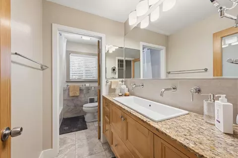 Bath - 571 Tanner Ct, Murphys, CA 95247 photo 3 of 5