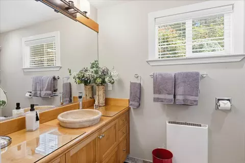 Bath - 571 Tanner Ct, Murphys, CA 95247 photo 4 of 5