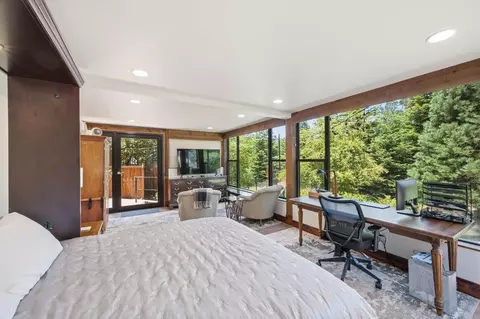 Bedroom - 571 Tanner Ct, Murphys, CA 95247 photo 8 of 9