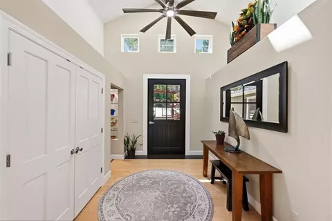 Entry Way - 571 Tanner Ct, Murphys, CA 95247 photo 1 of 4
