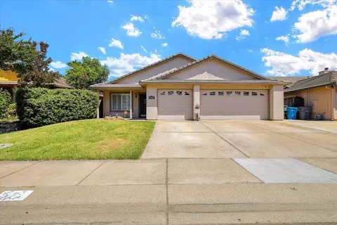 479 River Oaks Dr, Yuba City, CA 95991
