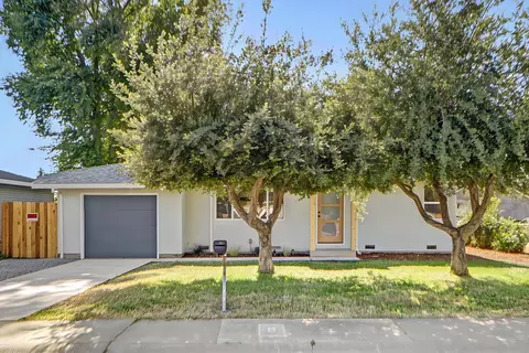 5170 28th St, Sacramento, CA 95820