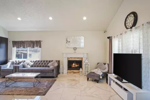 Living - 685 Bennington Ave, Turlock, CA 95382 photo 1 of 2