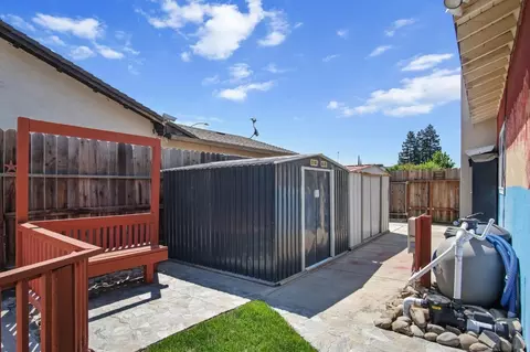 Exterior - 685 Bennington Ave, Turlock, CA 95382 photo 9 of 9