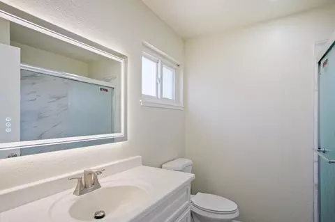 Bath - 685 Bennington Ave, Turlock, CA 95382 photo 2 of 3