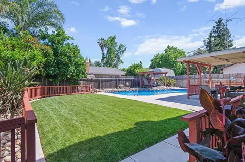 Exterior - 685 Bennington Ave, Turlock, CA 95382 photo 6 of 9
