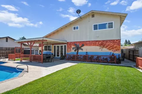 Exterior - 685 Bennington Ave, Turlock, CA 95382 photo 8 of 9