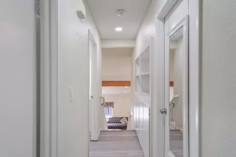Entry Way - 685 Bennington Ave, Turlock, CA 95382 photo 4 of 4