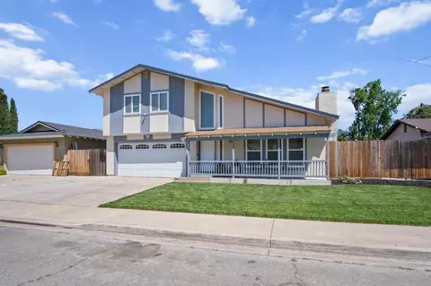 Exterior - 685 Bennington Ave, Turlock, CA 95382 photo 3 of 9