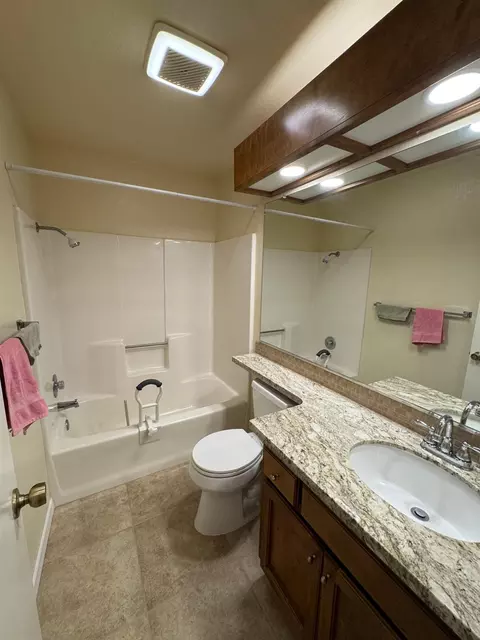 Bath - 3625 N Veneman Ave, Modesto, CA 95356 photo 1 of 2