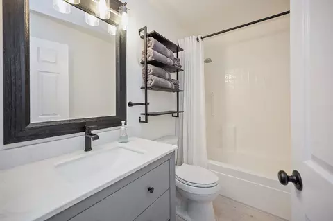 Bath - 214 Forest Meadows Dr, Murphys, CA 95247 photo 3 of 3
