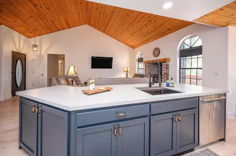 Kitchen - 214 Forest Meadows Dr, Murphys, CA 95247 photo 3 of 5