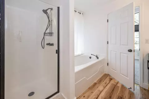 Bath - 214 Forest Meadows Dr, Murphys, CA 95247 photo 2 of 3