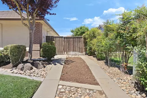 Exterior - 116 Evergreen Dr, Lodi, CA 95242 photo 3 of 11