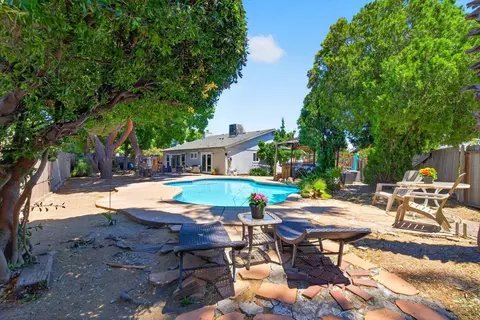 10 Tananger Ct, Sacramento, CA 95833