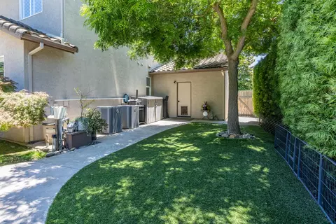Exterior - 2713 Veneto Dr, Modesto, CA 95356 photo 7 of 10