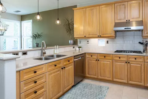Kitchen - 2713 Veneto Dr, Modesto, CA 95356 photo 5 of 7
