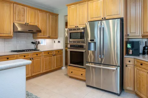 Kitchen - 2713 Veneto Dr, Modesto, CA 95356 photo 4 of 7