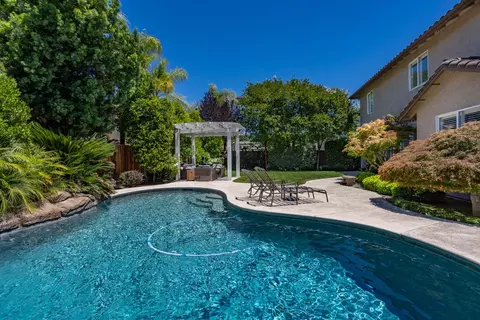 Exterior - 2713 Veneto Dr, Modesto, CA 95356 photo 9 of 10