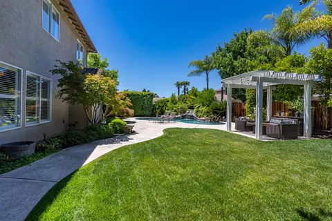 Exterior - 2713 Veneto Dr, Modesto, CA 95356 photo 5 of 10