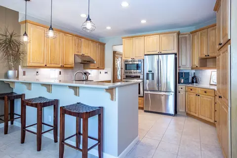 Kitchen - 2713 Veneto Dr, Modesto, CA 95356 photo 2 of 7