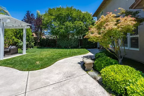 Exterior - 2713 Veneto Dr, Modesto, CA 95356 photo 8 of 10