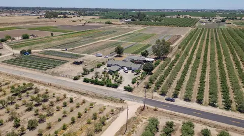 View/Area - 1581 W Cardella Rd, Merced, CA 95348 photo 3 of 4