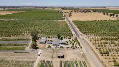 View/Area - 1581 W Cardella Rd, Merced, CA 95348 photo 2 of 4