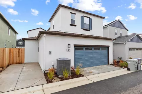 Exterior - 1077 Martin St, Winters, CA 95694 photo 5 of 5