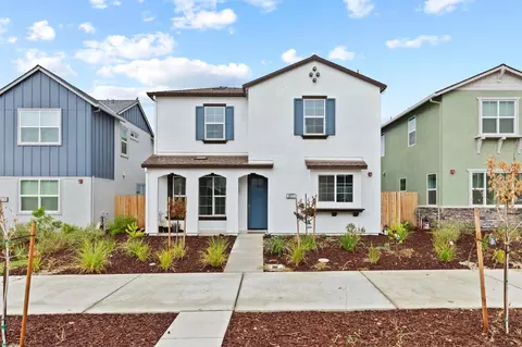 Exterior - 1077 Martin St, Winters, CA 95694 photo 2 of 5