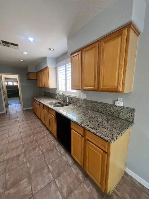 Kitchen - 4309 Hazelnut Dr, Modesto, CA 95356 photo 3 of 3