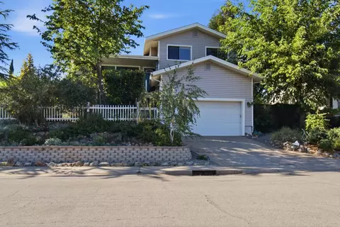 204 Celesta Dr, Grass Valley, CA 95945 photo 2